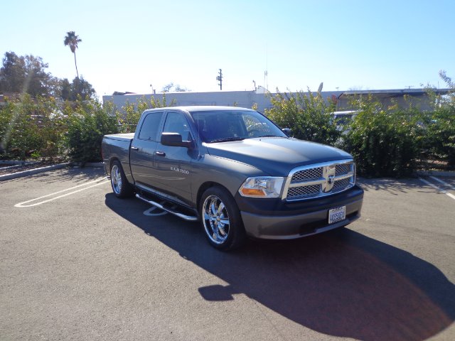 2011 Dodge Ram 1500 2WD Crew Cab 143.5