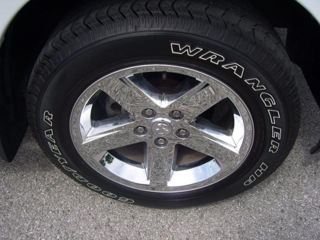 2011 Dodge Ram 1500 Crew Cab 126.0 WB 2WD LT