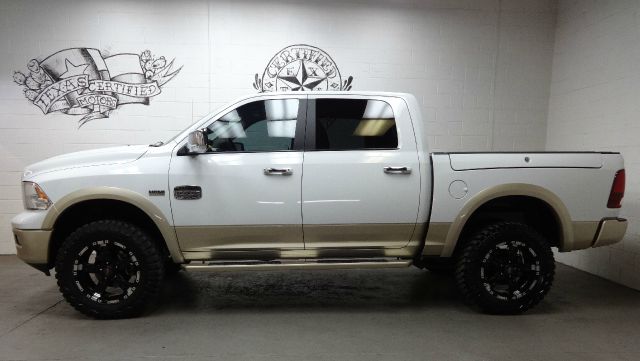 2012 Dodge Ram 1500 4dr Sdn 2.4L AT FWD W/snrf