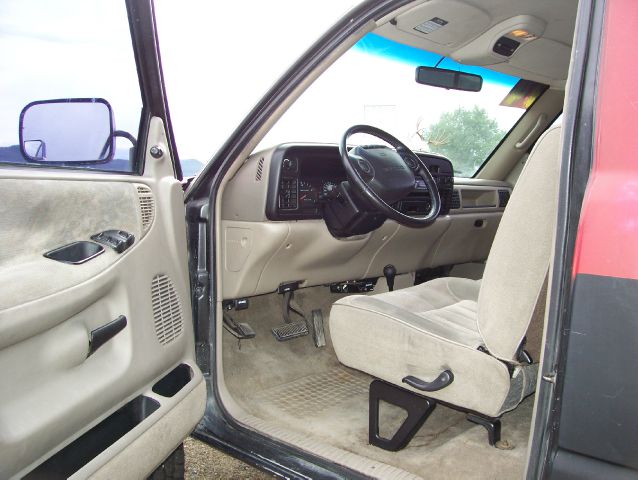 1994 Dodge Ram 2500 4WD 4dr V6 SR5 (natl)