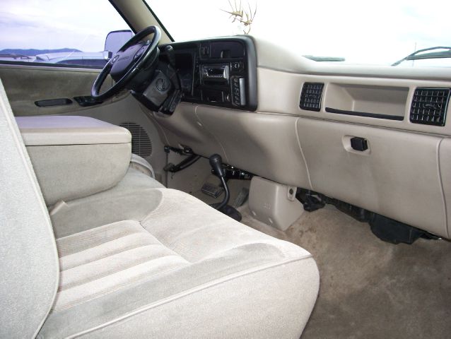 1994 Dodge Ram 2500 4WD 4dr V6 SR5 (natl)