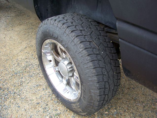 1994 Dodge Ram 2500 4WD 4dr V6 SR5 (natl)