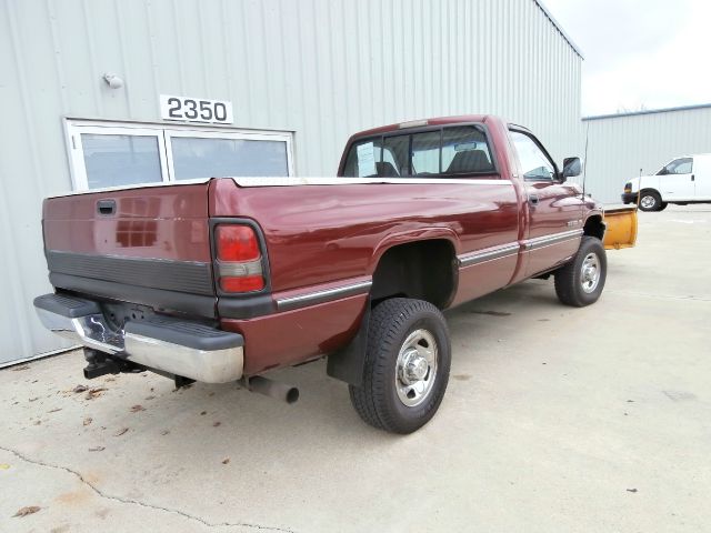 1996 Dodge Ram 2500 4WD 4dr V6 SR5 (natl)