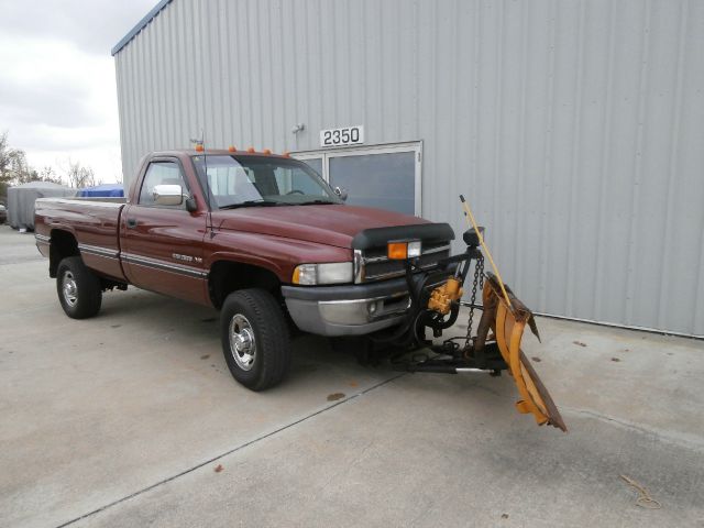 1996 Dodge Ram 2500 4WD 4dr V6 SR5 (natl)
