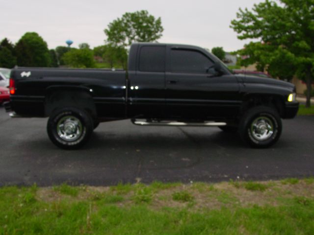 1998 Dodge Ram 2500 Extended Cab 4-wheel Drive LTZ
