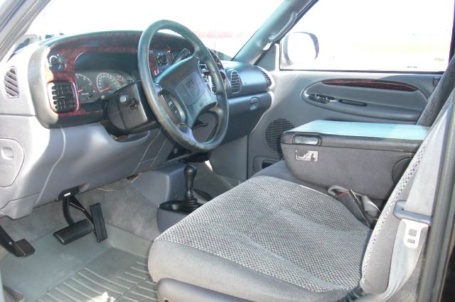 1998 Dodge Ram 2500 Extended Cab 4-wheel Drive LTZ