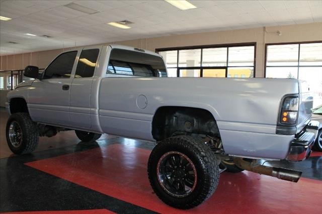 1999 Dodge Ram 2500 3/4 Ton - 4x4 Wheelstires