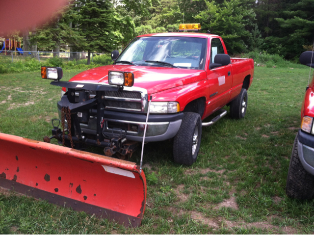 2001 Dodge Ram 2500 DVD NAV ROOF