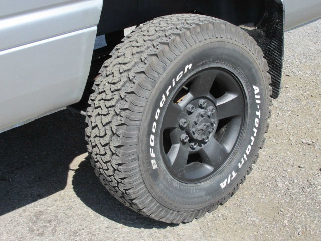 2001 Dodge Ram 2500 323i 4dr Sdn Sedan