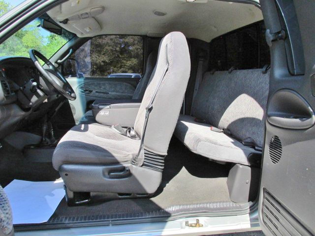 2001 Dodge Ram 2500 323i 4dr Sdn Sedan