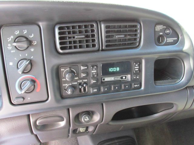 2001 Dodge Ram 2500 323i 4dr Sdn Sedan