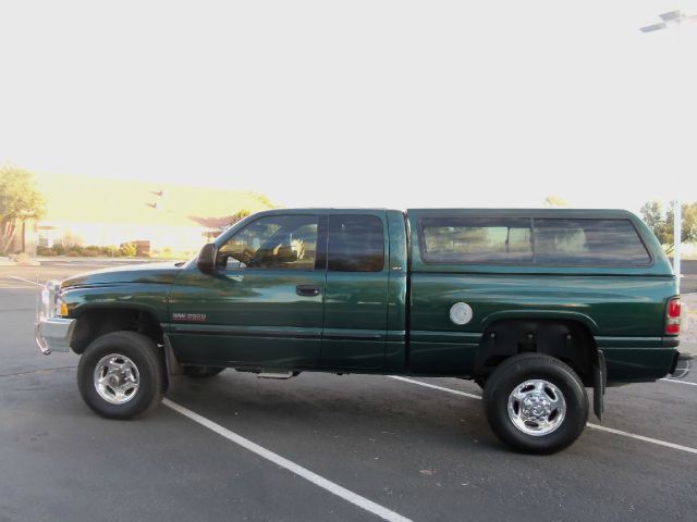 2002 Dodge Ram 2500 4X2 Extended CAB 122.9 IN