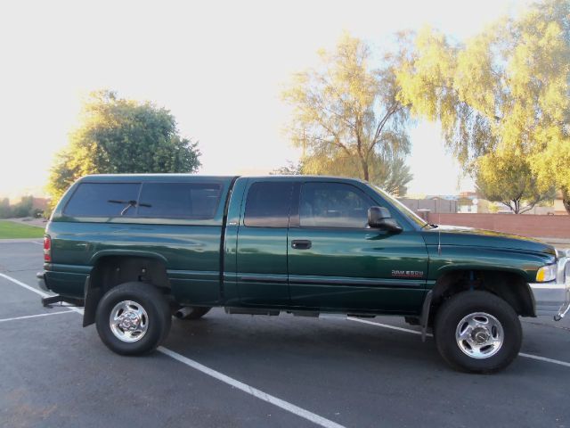 2002 Dodge Ram 2500 4X2 Extended CAB 122.9 IN