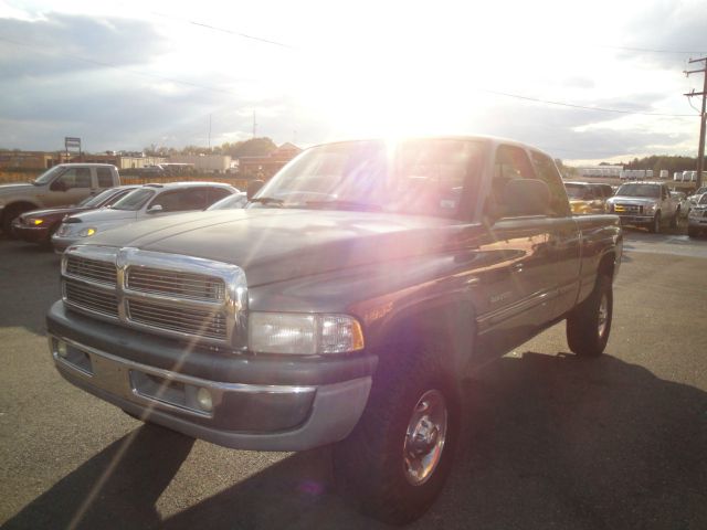 2002 Dodge Ram 2500 V8 Sedan