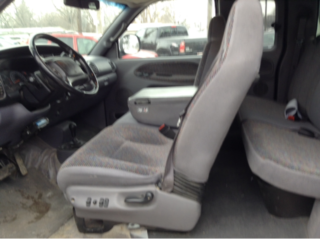 2002 Dodge Ram 2500 4dr 4WD EXT LS 4x4 SUV