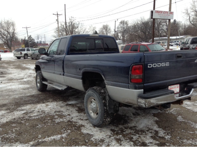 2002 Dodge Ram 2500 4dr 4WD EXT LS 4x4 SUV