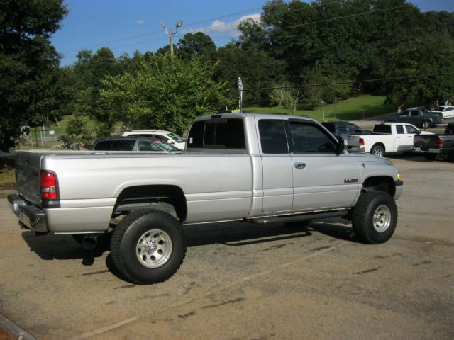 2002 Dodge Ram 2500 EX W/ Leather And DVD