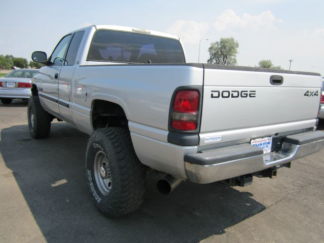 2002 Dodge Ram 2500 4X2 Extended CAB 122.9 IN