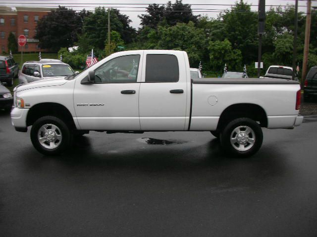 2003 Dodge Ram 2500 4dr 114 WB XLT 4WD