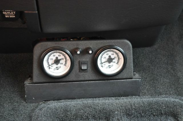 2004 Dodge Ram 2500 4d Wagon AWD