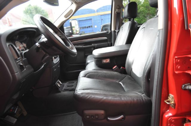 2004 Dodge Ram 2500 4d Wagon AWD