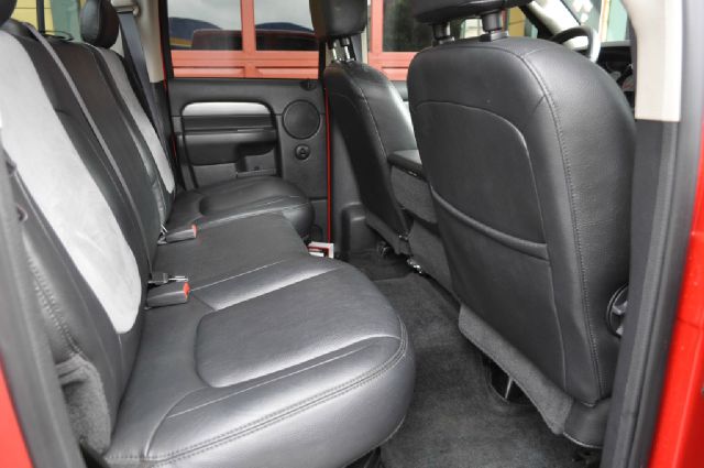2004 Dodge Ram 2500 4d Wagon AWD