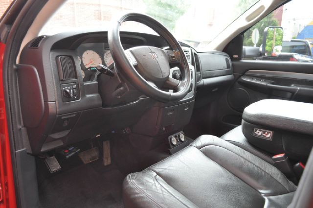 2004 Dodge Ram 2500 4d Wagon AWD