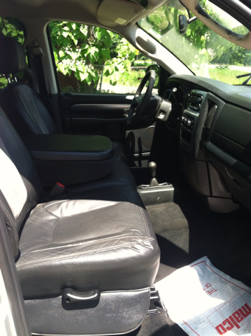 2004 Dodge Ram 2500 4d Wagon AWD