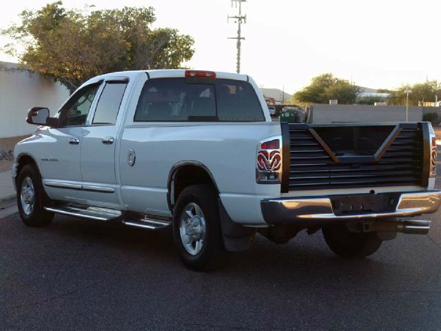 2004 Dodge Ram 2500 Sedan LX