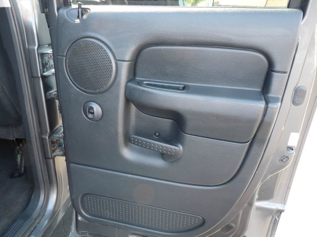 2004 Dodge Ram 2500 4dr 4WD EXT LS 4x4 SUV