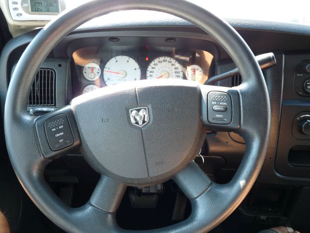 2004 Dodge Ram 2500 4dr 4WD EXT LS 4x4 SUV