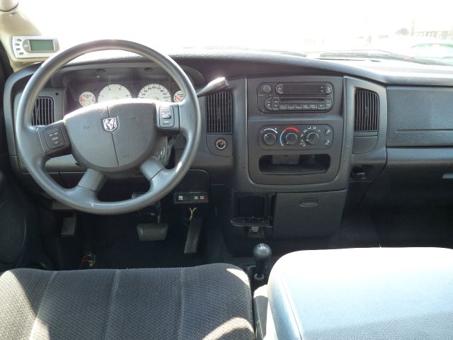 2004 Dodge Ram 2500 4dr 4WD EXT LS 4x4 SUV