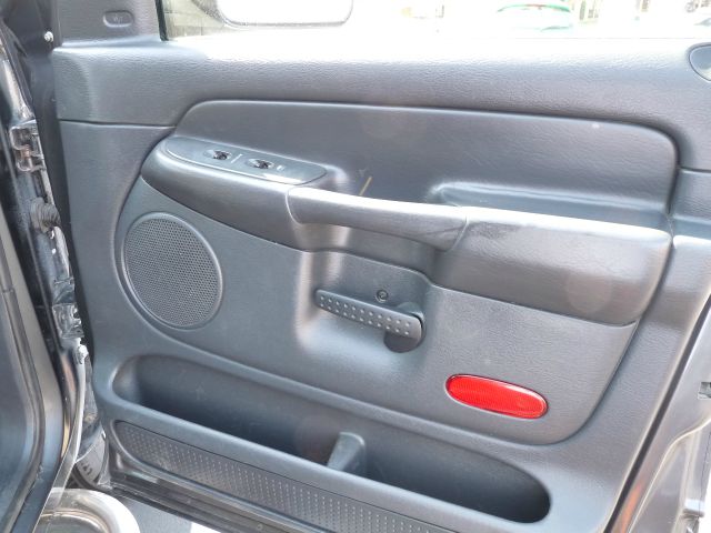2004 Dodge Ram 2500 4dr 4WD EXT LS 4x4 SUV