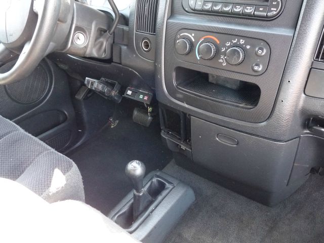 2004 Dodge Ram 2500 4dr 4WD EXT LS 4x4 SUV