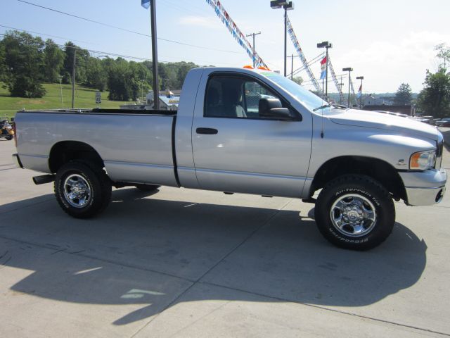 2004 Dodge Ram 2500 Wagon SE