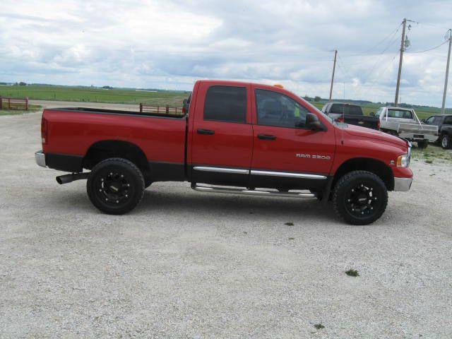 2005 Dodge Ram 2500 4dr 114 WB XLT 4WD