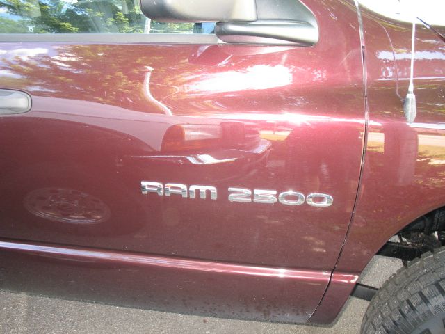 2005 Dodge Ram 2500 4dr 4WD EXT LS 4x4 SUV