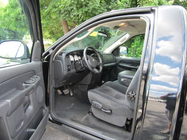 2005 Dodge Ram 2500 HD Reg. Cab 8-ft. Bed 2WD