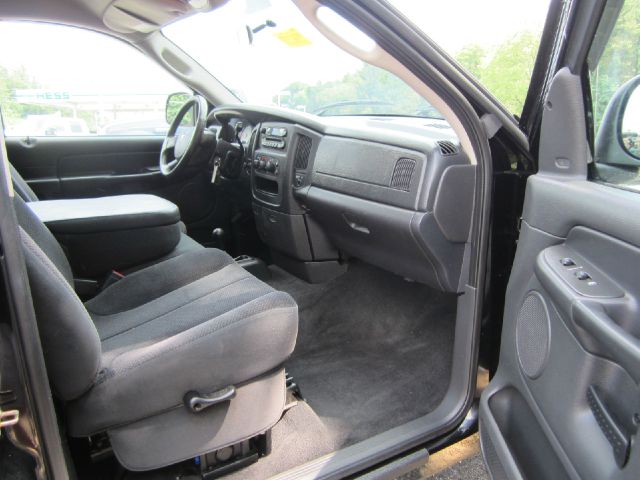 2005 Dodge Ram 2500 HD Reg. Cab 8-ft. Bed 2WD