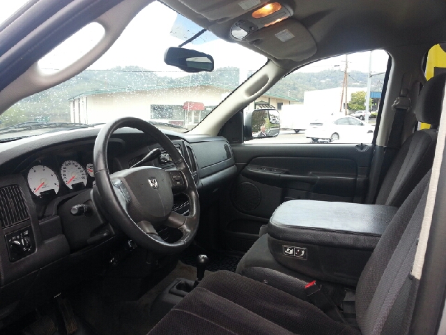 2005 Dodge Ram 2500 4dr 114 WB XLT 4WD