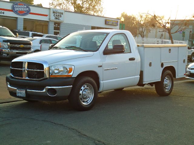 2006 Dodge Ram 2500 ES 2.4L AUTO