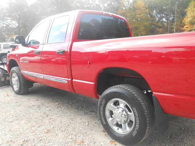 2006 Dodge Ram 2500 4d Wagon AWD
