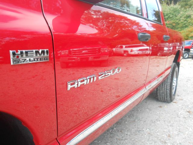 2006 Dodge Ram 2500 4d Wagon AWD