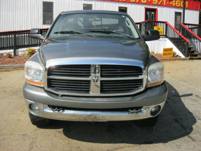 2006 Dodge Ram 2500 4-D Sedan