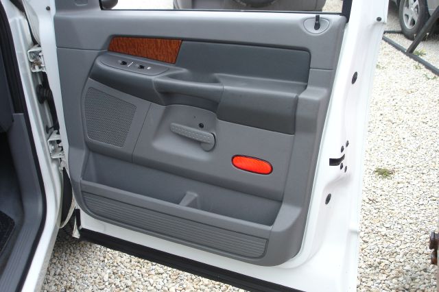 2006 Dodge Ram 2500 Level 2 Stunning CAR