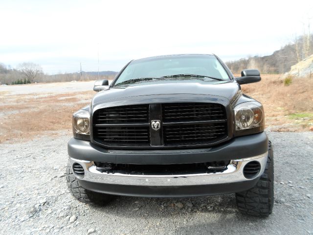 2006 Dodge Ram 2500 4dr LX 4WD Auto