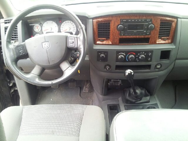2006 Dodge Ram 2500 4dr 4WD EXT LS 4x4 SUV