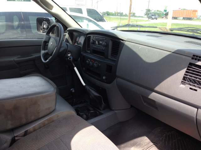 2006 Dodge Ram 2500 4dr LX 4WD Auto