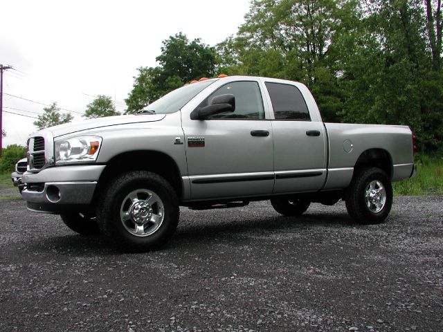 2007 Dodge Ram 2500 4d Wagon AWD