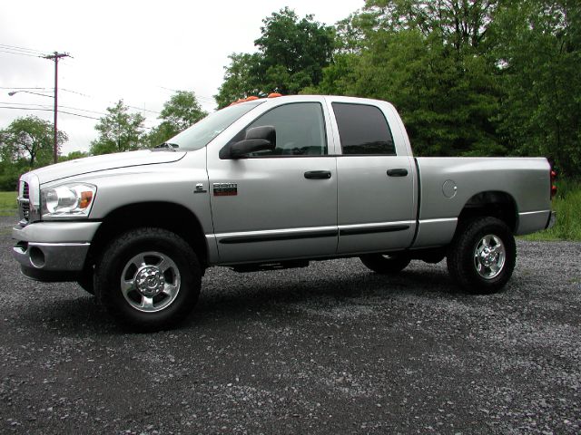 2007 Dodge Ram 2500 4d Wagon AWD